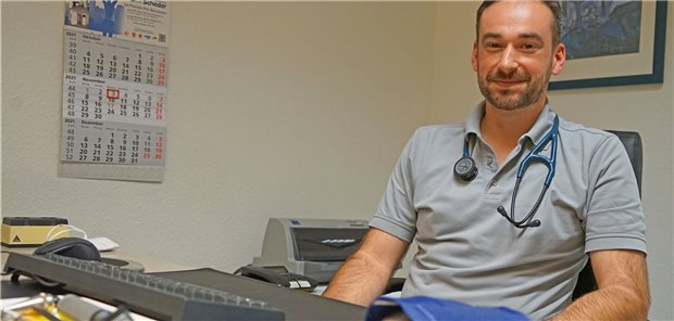 Der Internist Markus Hofmann wechselte im April 2021 aus der Klinik in eine Praxis im unterfränkischen Randersacker. 