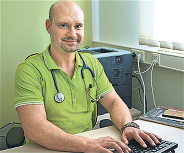 KV Sachsen eröffnet eigene Praxis Der Internist Thomas Kracht arbeitet als angestellter Arzt in der KV-Praxis in Mügeln.