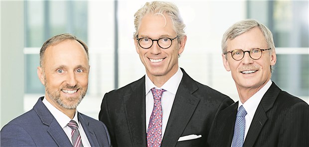 KBV-Spitze fehlt die Phantasie für Spahns Kontrollbürokratie Der KBV-Vorstand verhandelt mit dem GKV-Spitzenverband über das Honorar 2019: (v.l.n.r.) stellvertretender Vorstandsvorsitzender Dr. Peter Hofmeister, Vorstandsvorsitzender Dr. Andreas Gassen und Vorstand Dr. Thomas Kriedel.