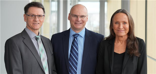 Der KV-Vorstand ist mit dem Urteil zufrieden: Dr. Christian Pfeiffer (links), Dr. Claudia Ritter-Rupp und Dr. Peter Heinz.