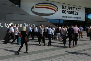 Der Komgress beginnt.