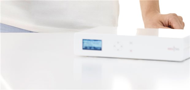 Hausärzte: Austausch der Konnektoren zerstört letztes Vertrauen in die gematik Der Konnektor der CompuGroup Medical war ab 2017 der erste auf dem Markt. Nach fünf Jahren im Betrieb müssen die Geräte nun ausgetauscht werden, weil die Zertifikate ablaufen. Dafür muss voraussichtlich immer der ganze Konnektor ausgetauscht werden.