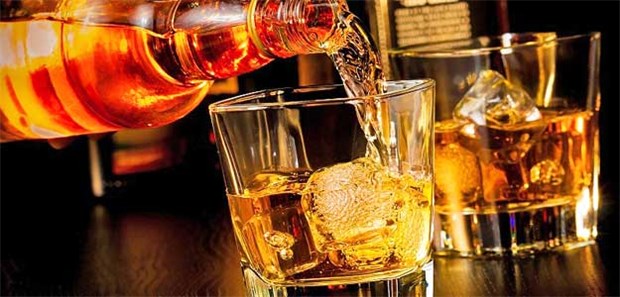 Alkohol verursacht Krebs Der Krebserkrankung einen Schluck näher? Forscher sehen dies als belegt.