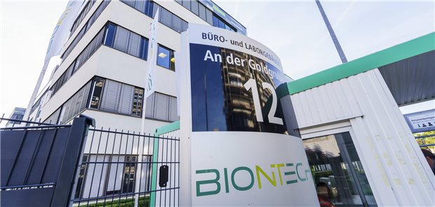 BioNTech rutscht in die roten Zahlen Der Mainzer Stammsitz von BioNTech soll ausgebaut werden. Personalabbau gibt es dagegen in Marburg und Idar-Oberstein.