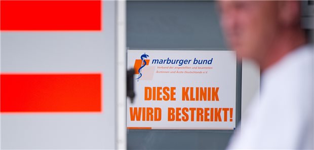 Der Marburger Bund kündigt Streiks in kommunalen Krankenhäusern an.
