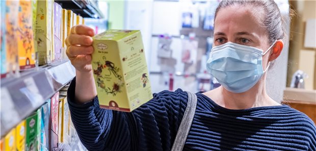 Bald wieder ohne Maske einkaufen Der Mund-Nasen-Schutz ist auch beim Einkaufen ständiger Begleiter, das soll sich in einigen Bundesländern nun ändern.