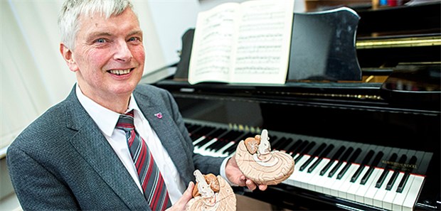 "Musizieren hält fit im Alter" Der Neurologe und Experte für Musikermedizin und Konzert-Musiker an der Hochschule für Musik, Theater und Medien (HMTMH), Professor Eckart Altenmüller.