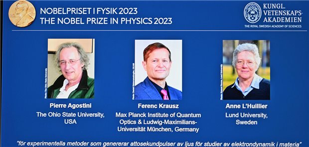 Physik-Nobelpreis für Untersuchungen mit Attosekunden-Lichtpulsen Der Nobelpreis für Physik geht in diesem Jahr an den in Deutschland forschenden Ferenc Krausz (Mitte), Pierre Agostini in den USA (links) sowie die Französin Anne L‘Huillier.