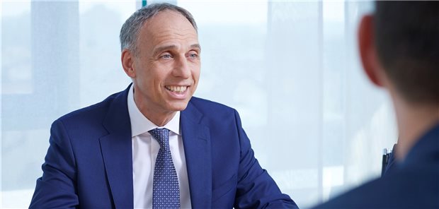 Der PKV-Verbandsvorsitzende Ralf Kantak will den Rückgang bei der Zahl der Vollversicherten mit einer neuen Zielgruppe kompensieren.