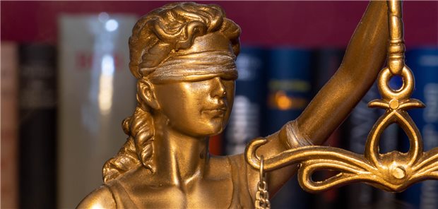 Der Pathologe Dr. H aus dem Saarland steht jetzt zum dritten Mal vor Gericht: Dieses mal wegen Fehlbefundung von Gewebeproben.