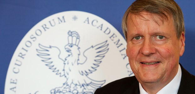 Jörg Hacker in UN-Beirat berufen Der Präsident Jörg Hacker der Nationalen Akademie der Wissenschaften Leopoldina ist in einen UN-Beiat berufen worden.