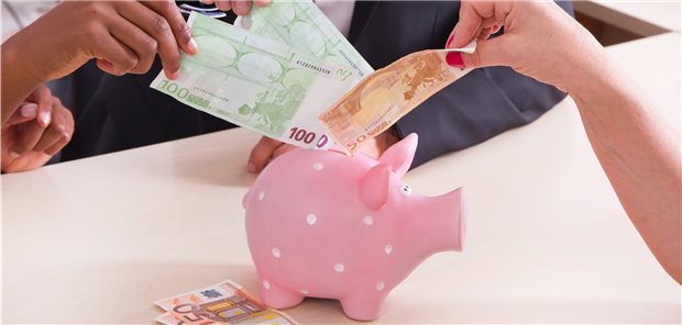 Der Praxischef soll sich am Aufbau der betrieblichen Altersvorsorge der MFA beteiligen. Das sieht das Betriebsrentenstärkungsgesetz vor.