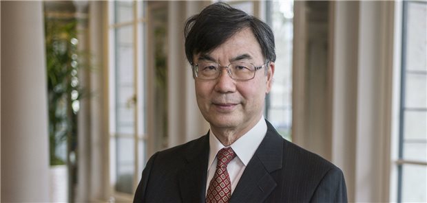 Entdecker der „Friedensstifter“ des Immunsystems geehrt Der Preisträger: Professor Shimon Sakaguchi von der Universität Osaka.