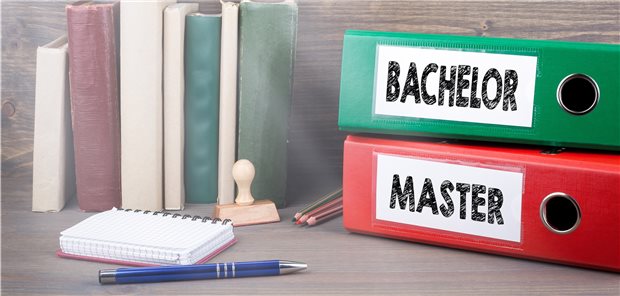 Wissenschaftler wollen mehr Akademiker in der Pflege sehen Der Qualifikationsmix soll erweitert werden. Bachelor- und Masterabschlüsse sind in der Pflege zunehmend gefragt.
