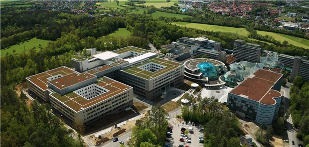 Firmengründer Münch verlässt Aufsichtsrat von Rhön-Klinikum Der Rhön-Campus in Bad Neustadt: Das engere Zusammenrücken der Sektoren ambulant und stationär gehört zu den Visionen des Firmengründers Eugen Münch.
