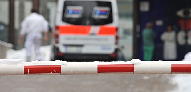 Bayern will zwei Leberzentren schließen Der Schlagbaum fällt: Auffahrt vor dem Klinikum rechts der Isar in München. Das Zentrum soll die Zulassung für Lebertransplantationen verlieren.