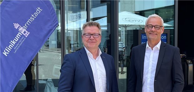 Der Sprecher der Geschäftsführung Clemens Maurer (r.) ist froh über die Verpflichtung von Dr. Jörg Noetzel.