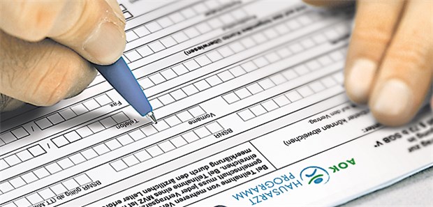 EBM-Reform sorgt für Zulauf bei Hausarztverträgen Der Standard ist zwar immer noch der Hausarztvertrag mit einer gesetzlichen Krankenkasse, doch der Hausärzteverband hat auch schon Verträge mit privaten Krankenversicherern abgeschlossen.