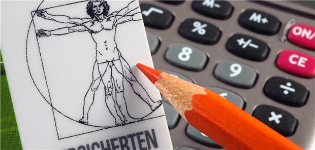 Spahn will GKV-Steuerzuschuss erst nach der Wahl festlegen Der Steuerzuschuss für die GKV im Jahr 2022 soll erst nach der Bundestagswahl festgelegt werden. Offenbar soll erst die Prognose des Schätzerkreises zur Finanzentwicklung in der GKV abgewartet werden, die in der Regel Mitte Oktober vorliegt.