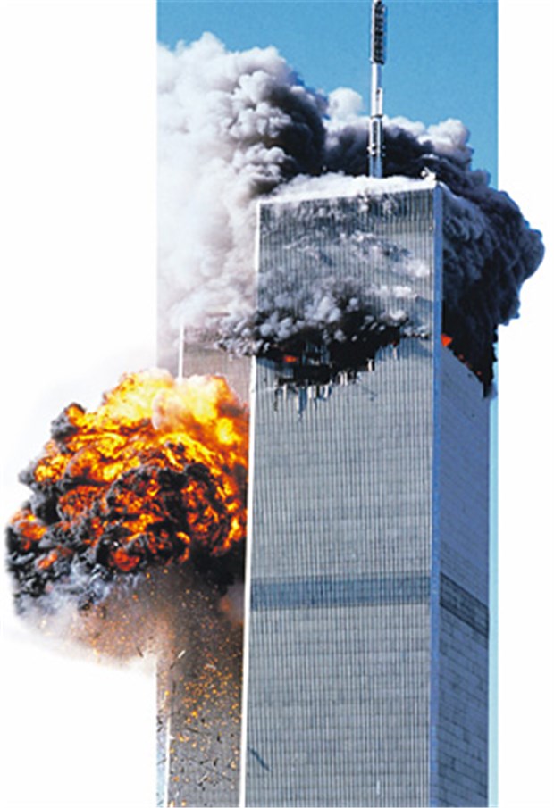 11. September - das Leid der Überlebenden nimmt kein Ende Der Tag, der die Welt verändert hat: Brennende Türme des World Trade Centers in New York am 11. September 2001, kurz vor dem spektakulären Einsturz.