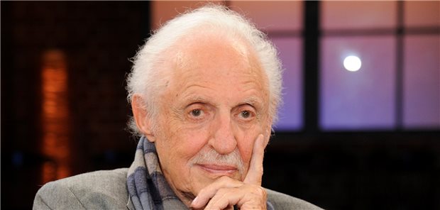 60 Jahre Antibabypille: Sünde oder sexuelle Befreiung? Der US-amerikanisch-österreichische Chemiker und Schriftsteller Carl Djerassi stellte als Erster ein wirksames synthetisches Gestagen her: Hier zu Gast in der WDR-Talkshow "Kölner Treff" am 29.08.2014 in Köln.