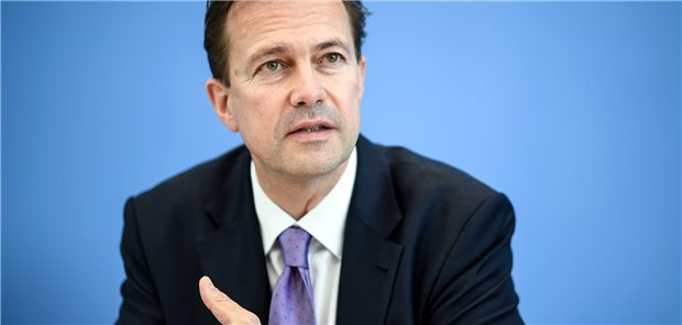 Entscheidung über Corona-Impfstart in Praxen fällt „zeitnah“ Regierungssprecher Steffen Seibert: Der Übergang der Corona-Impfungen in die Praxen niedergelassener Ärzte könnte zunächst mit geringen Vakzin-Mengen verbunden sein.