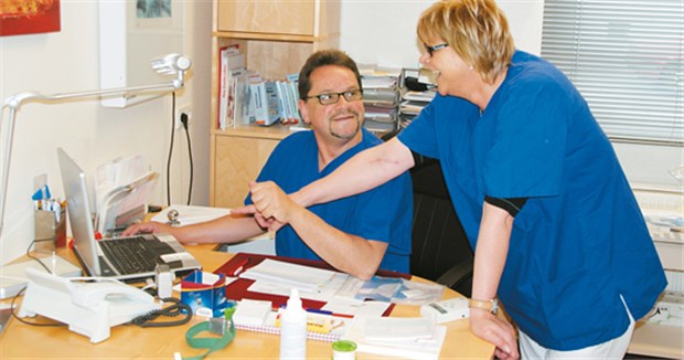Ärzte planen ihr eigenes Ärztezentrum Der Urologe Dr. Horst Brenneis und seine Frau Silvia wollen nächstes Jahr mit der Praxis in das neue Zentrum in Pirmasens einziehen.