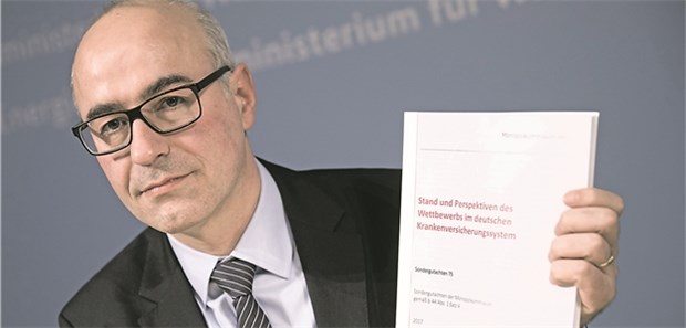 Darf es mehr Selektivversorgung sein? Der Vorsitzende der Monopolkommission, Achim Wambach, präsentiert am Dienstag das Sondergutachten zur Krankenversicherung.