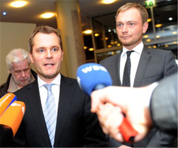 NRW: Bahr verlässt das sinkende FDP-Schiff Der alte und der neue in Düsseldorf: Anstatt Daniel Bahr (l.) wird künftig Christian Lindner die FDP in NRW anführen.