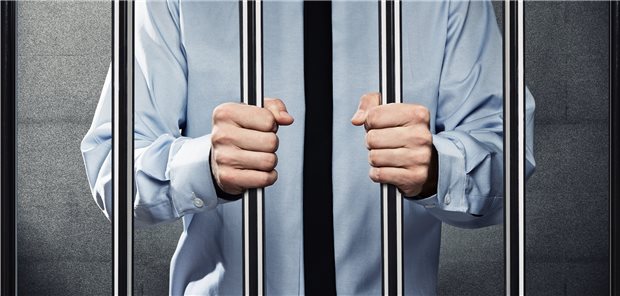Ex-Pfleger wegen versuchten Mordes vor dem Kadi Der angeklagte Pfleger verbüßt derzeit noch eine Haftstrafe wegen anderer Delikte. (Symbolbild mit Fotomodel)