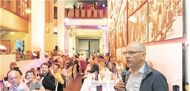 DGIM-Kongress hält auf Trab Der diesjährige Kongresspräsident Professor Cornel Sieber sportlich beim abendlichen Get-together.