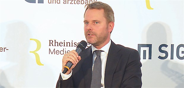 Der ehemalige Gesundheitsminister und jetzige Allianz-Manager Daniel Bahr plädiert in Düsseldorf für Konsens bei der GOÄ-Novellierung.
