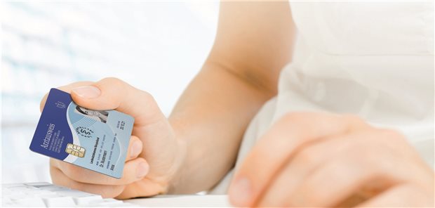 Der elektronische Heilberufsausweis: Ab dem 1. Juli ist er für Ärzte eigentlich unverzichtbar. Und trotzdem hatten bis April nur 17 Prozent der Ärzte bundesweit einen eHBA in der Tasche.