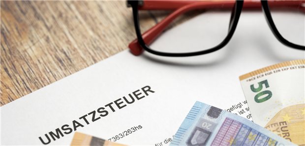 Der erhaltene Stundenlohn für die Notdienstvertretung ist umsatzsteuerpflichtig, hat das Finanzgericht Münster entschieden.