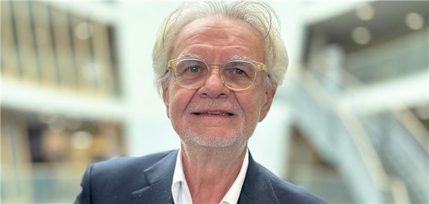 Westküstenkliniken Heide holen Professor Izbicki aus dem Ruhestand Der frühere Direktor der UKE-Chirurgie unterstützt jetzt die Westküstenkliniken. Überregionales Zentrum zur Behandlung von Pankreas- und Lebererkrankungen an der Westküste gegründet.