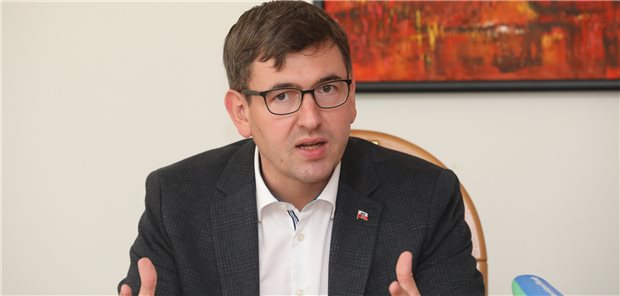 Thüringer CDU fordert schnellere Anerkennung ausländischer Medizinabschlüsse Der gesundheitspolitische Sprecher der Thüringer CDU-Fraktion, Christoph Zippel, fordert eine schnellere Anerkennung ausländischer Abschlüsse bei Medizinern.