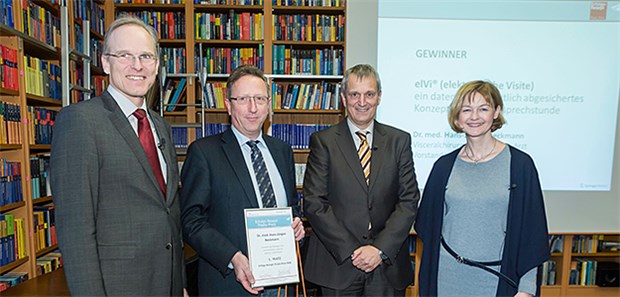 Elektronische Visite elVi® gewinnt Praxis-Preis Der glückliche Gewinner des Erfolgs-Rezept Praxis-Preis: Netzvorstand und Chirurg Dr. Hans-Jürgen Beckmann (zweiter von links) nahm die Auszeichnung in Berlin von Hauke Gerlof (l.), Karlheinz Gast (2. v.r.) und Angelika Dreßen (r.) entgegen.
