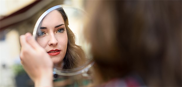 Das Geschäft mit Fitness und Schönheit boomt Der kritische Blick: Produkte zur Verbesserung der Schönheit und Gesundheit liegen im Trend.