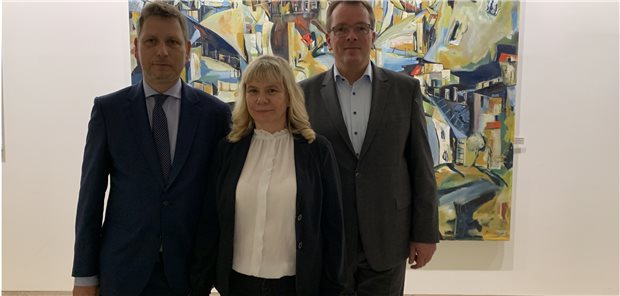 Der neue Vorstand der KVBB: Catrin Steiniger, die neue Vorsitzende (Mitte), Allgemeinarzt Stefan Roßbach-Kurschat (l.) und der bisherige Vorstand für Verwaltung und Digitalisierung Holger Rostek.