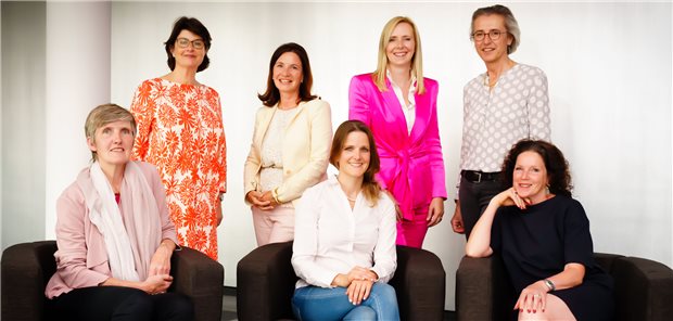 Der neue Vorstand der Spitzenfrauen Gesundheit (von links): Karen Walkenhorst, Antje Kapinsky, Professorin Nicola Buhlinger-Göpfarth, PD Barbara Puhahn-Schmeiser, Dr. Rebecca Otto, Professorin Anke Lesinski-Schiedat und Cornelia Wanke.