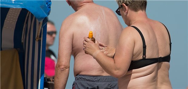 Der richtige Sonnenschutz ist eine geeignete Maßnahme, um Hautkrebs vorzubeugen. Eine neue Website adressiert aber noch mehrere Maßnahmen, sich vor zu hoher UV-Exposition zu schützen.