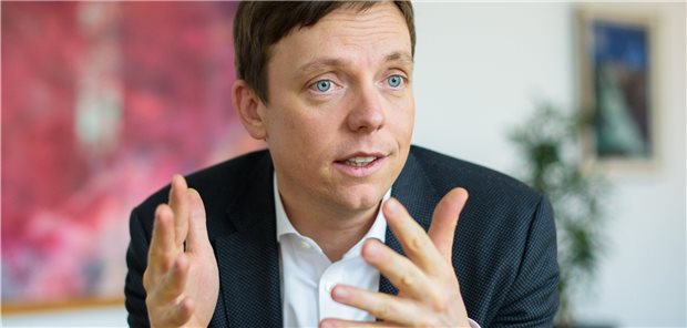 Saar-MP Hans fordert Aufwertung der Corona-Warn-App Der saarländische Ministerpräsident Tobias Hans sieht viel Potenzial in der Corona-Warn-App.
