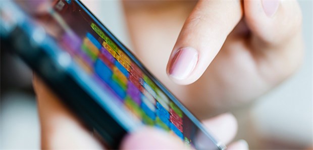 Smartphone-Gebrauch prägt das Hirn Der tägliche Smartphone-Gebrauch hinterlässt Spuren in unserem Gehirn.