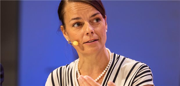Derzeit werde daran gearbeitet, KI Deutsch beizubringen, um sie für die öffentliche Gesundheit nutzbar zu machen, erklärte Katharina Ladewig, Geschäftsführende Direktorin des Zentrums für Künstliche Intelligenz in der Public Health Forschung am Standort Wildau des Robert Koch-Instituts.