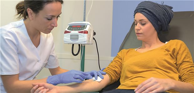 „Neue wissenschaftliche Transparenz“ Deutliche Fortschritte hat es bei der Berücksichtigung der Lebensqualität von an Krebs erkrankten Patienten in den Dossiers und im Rahmen der Nutzenbewertung gegeben.