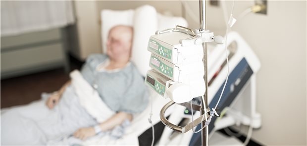 Deutschland liegt bei den Kosten für eine Krebstherapie und bei der Krebsmortalität im Spitzenbereich. (Symbolbild mit Fotomodell)