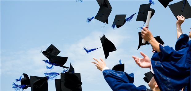 Deutschland reißt seit Jahren die von Wissenschaftlern geforderten Zielmarken bei Akademisierung von Pflege.
