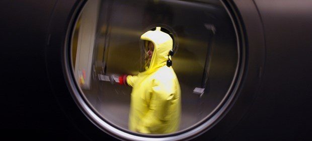 Terrorangst: Influenza-Forscher stoppen Studien Deutschlands erstes Labor der Schutzstufe BSL-4 in Marburg: Wissenschaftler wollen diese Labore als Voraussetzung für sensible Experimente mit Influenza-Viren.