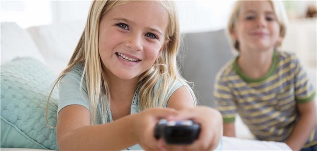 Kinder vor dem Fernseher