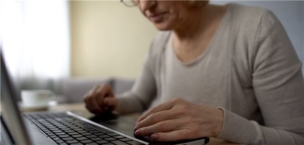 „Diabetiker brauchen jetzt digitale Schulungen“ Diabetikerin bildet sich online fort: Weil eine schlechte Glukoseeinstellung das Komplikationsrisiko bei COVID-19 erhöht, sind Schulungen jetzt wichtiger denn je.